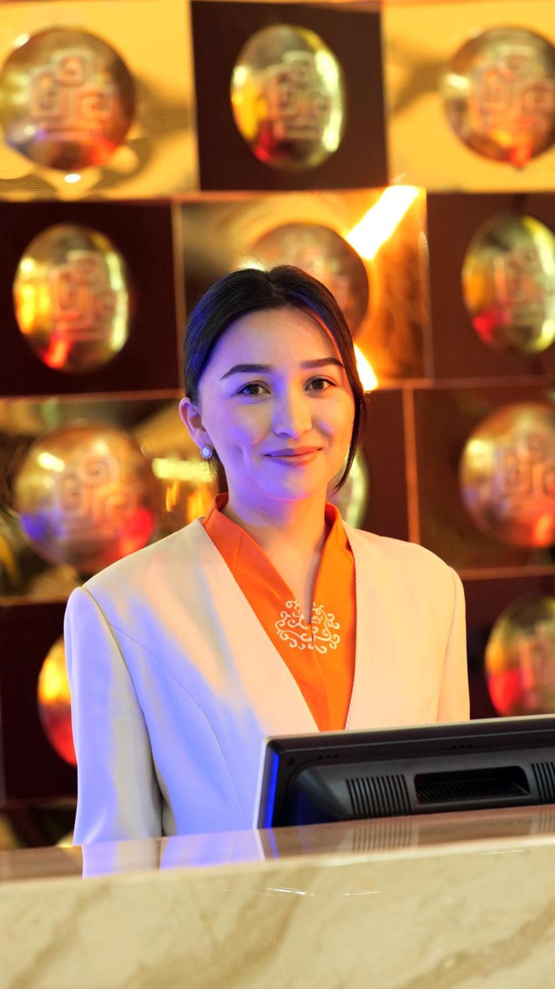 Beijing Palace Soluxe Hotel Astana Esterno foto Princess Bajrakitiyabha in 2019