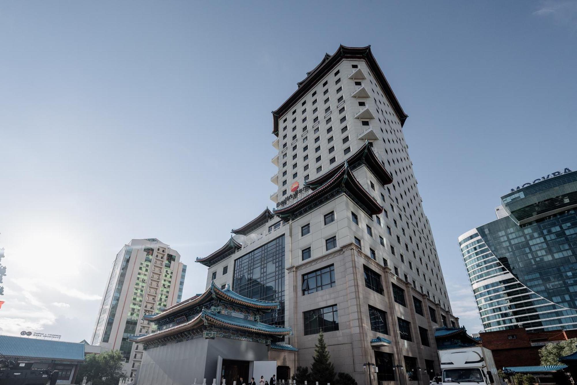 Beijing Palace Soluxe Hotel Astana Esterno foto The hotel in 2019